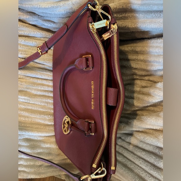 Michael Kors Sutton Satchel - Picture 10 of 14